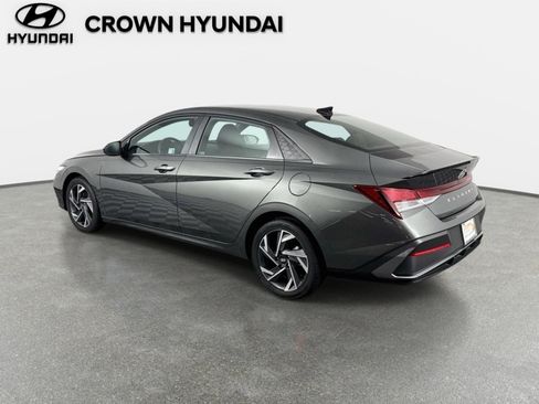 Certified 2025 Hyundai Elantra Sport FWD image 7