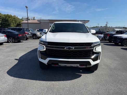 Used 2021 Chevrolet Tahoe Z71 w/ Luxury Package AWD/4WD image 8