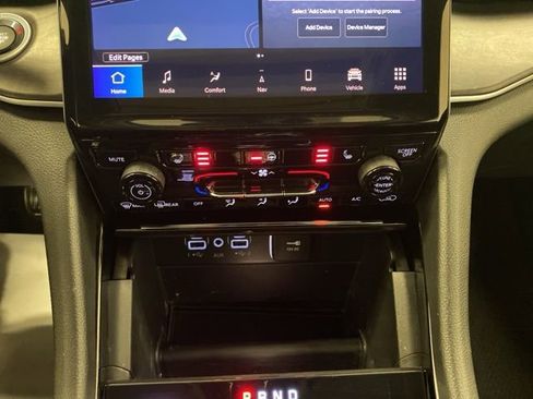 Used 2023 Jeep Grand Cherokee Limited AWD/4WD image 13