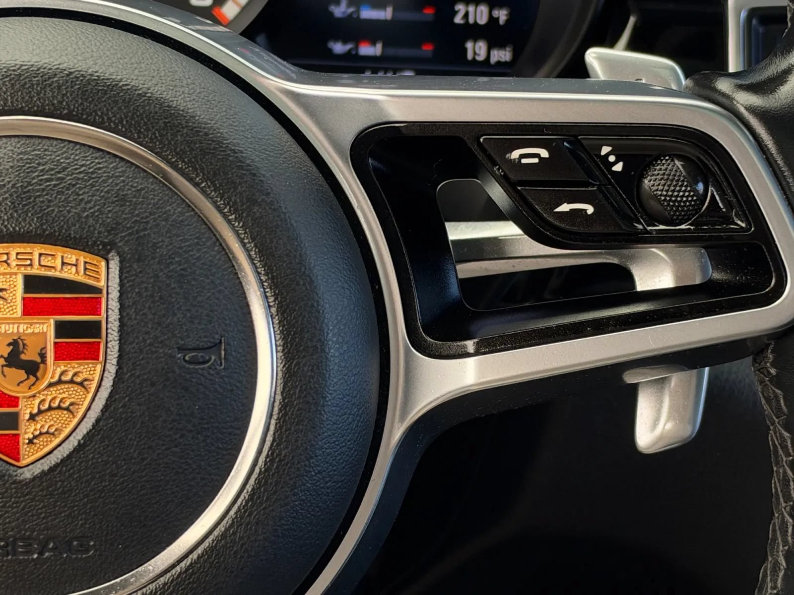Used 2015 Porsche Macan Turbo AWD/4WD image 29