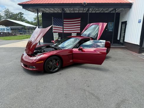 Used 2007 Chevrolet Corvette Coupe w/ Performance Package RWD image 24