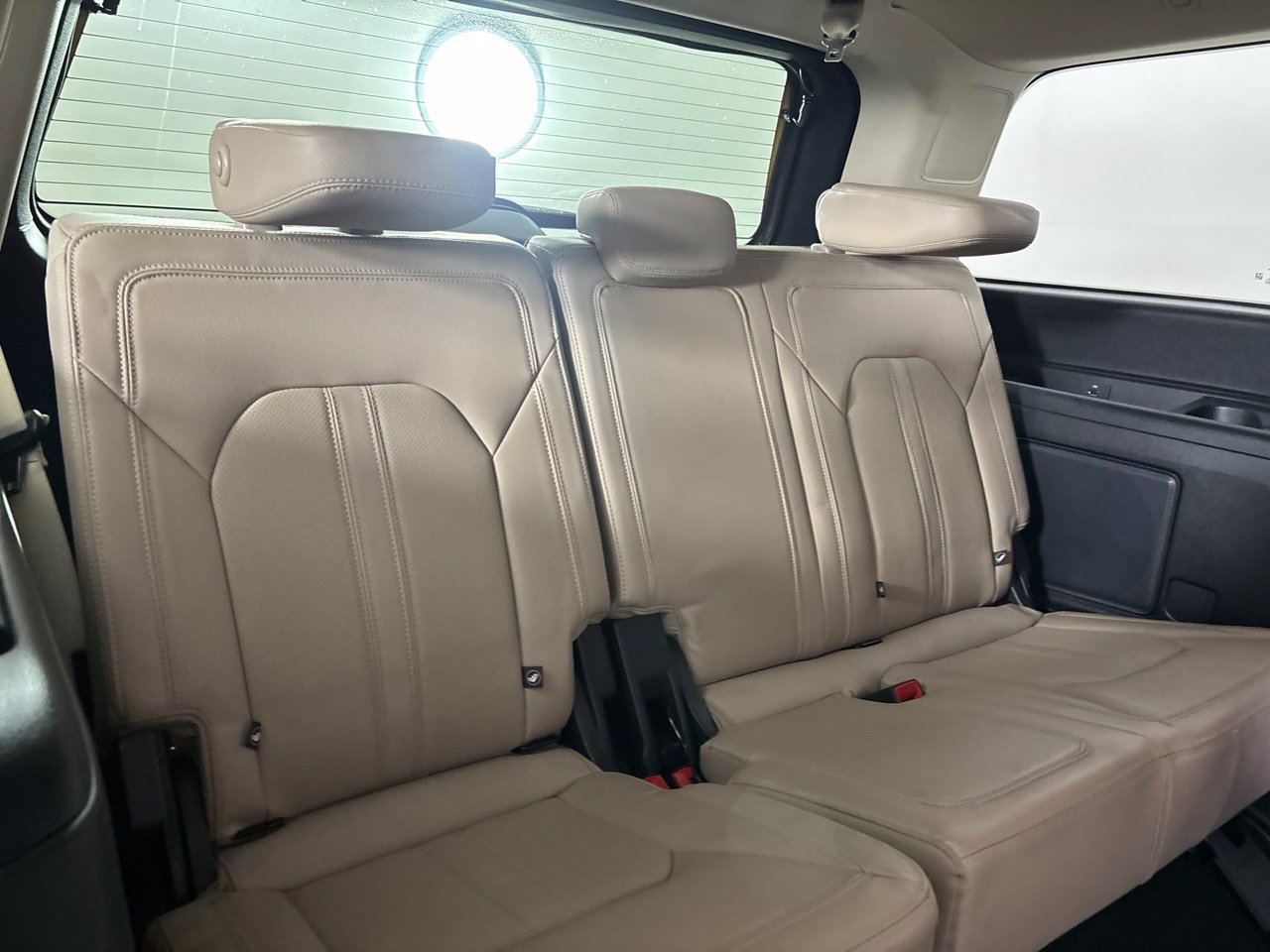 Used 2024 Ford Expedition Limited AWD/4WD image 30