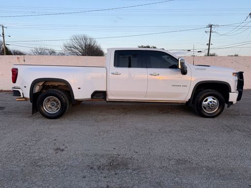 Used 2022 Chevrolet Silverado 3500 High Country w/ Technology Package image 8