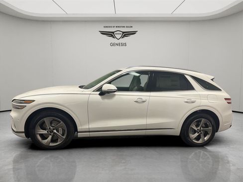 Used 2026 Genesis GV70 2.5T Advanced AWD/4WD image 2