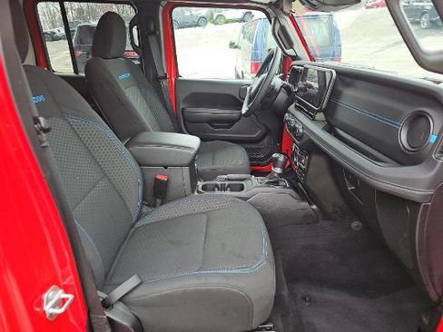 Used 2025 Jeep Wrangler Unlimited Rubicon 4xe w/ Safety Group image 7