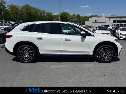 Certified 2023 Mercedes-Benz EQS 580 4MATIC SUV image 9