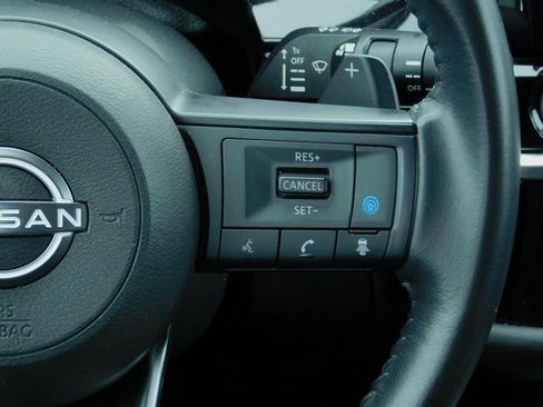 Used 2024 Nissan Pathfinder SV image 17