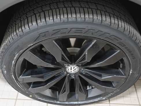 Used 2021 Volkswagen Tiguan SEL Premium R-Line AWD/4WD image 19