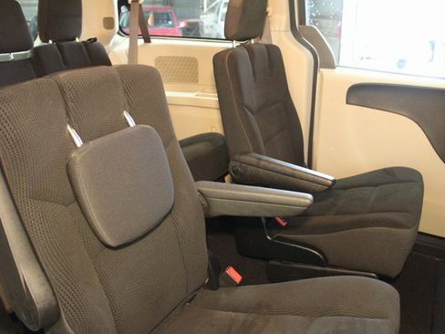 Used 2017 Dodge Grand Caravan SE w/ Power Window Group image 12