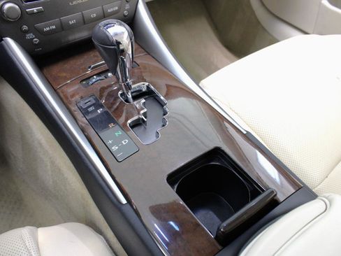 Used 2011 Lexus IS 250C image 72