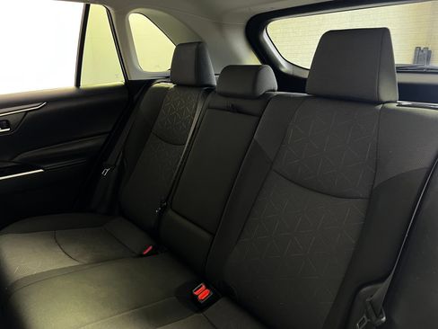 Certified 2025 Toyota RAV4 XLE FWD image 22