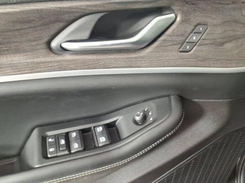 Used 2023 Jeep Grand Cherokee Limited AWD/4WD image 14