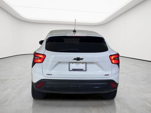 Used 2024 Chevrolet Trax RS w/ Driver Confidence Package FWD image 33