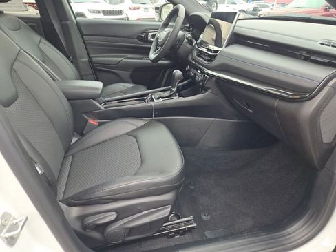 Certified 2025 Jeep Compass Latitude w/ Sun & Sound Group image 6