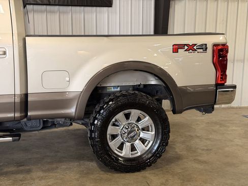 Used 2017 Ford F250 Lariat w/ Lariat Ultimate Package AWD/4WD image 17