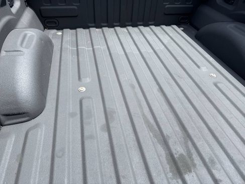 Used 2017 Ford F150 XLT w/ Equipment Group 302A Luxury AWD/4WD image 18