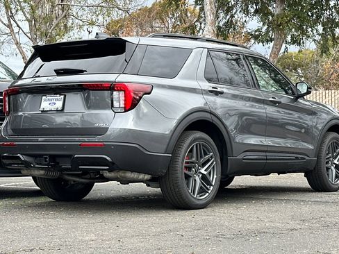 New 2026 Ford Explorer ST-Line w/ ST-Line Street Pack AWD/4WD image 5