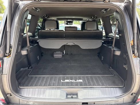 Used 2024 Lexus GX 550 w/ Accessory Package (2T) AWD/4WD image 18