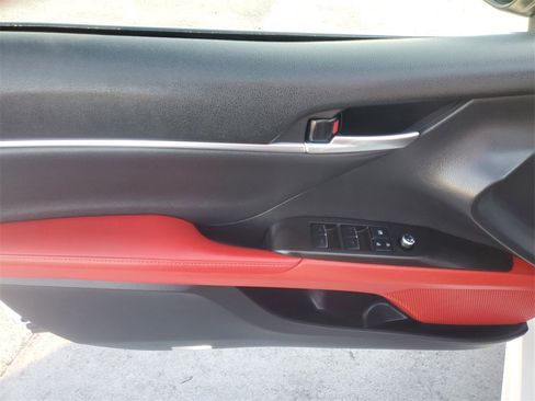 Used 2022 Toyota Camry XSE image 18