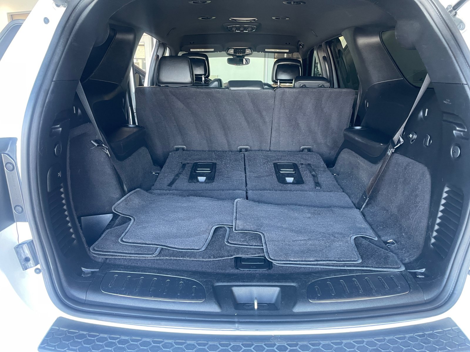 Used 2018 Dodge Durango R/T w/ Blacktop Package RWD image 34
