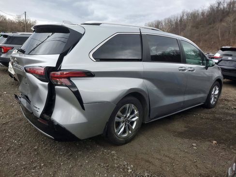 Used 2024 Toyota Sienna Limited AWD/4WD image 5