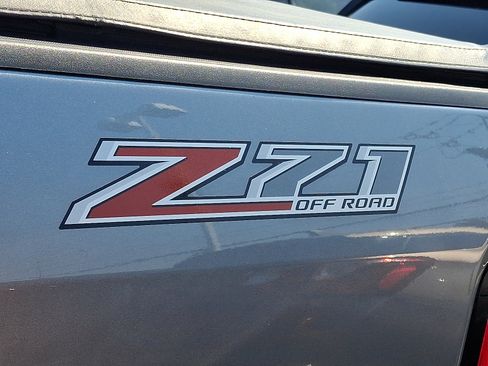 Used 2018 Chevrolet Colorado Z71 AWD/4WD image 10