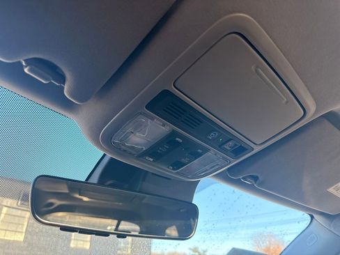 Used 2022 Honda Pilot Touring image 34