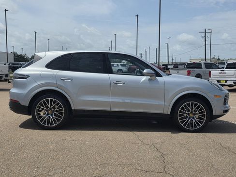 Used 2020 Porsche Cayenne AWD/4WD image 4