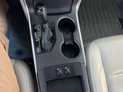 Used 2016 Toyota Camry XLE image 22