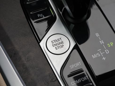 Used 2021 BMW X5 xDrive40i w/ Premium Package 3 image 29