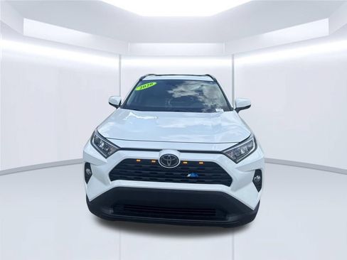 Used 2020 Toyota RAV4 XLE Premium FWD image 2