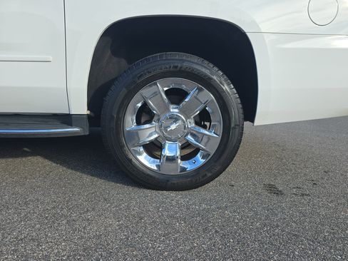 Used 2017 Chevrolet Suburban Premier image 36