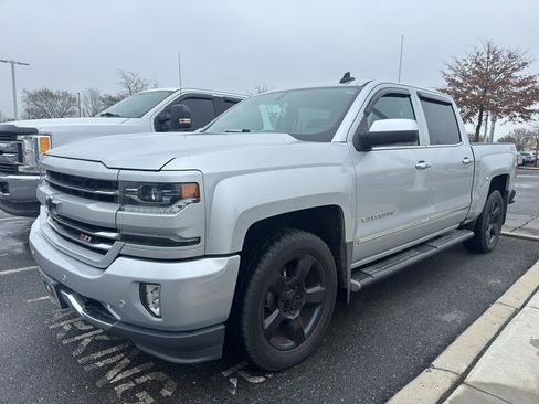Used 2018 Chevrolet Silverado 1500 LTZ Z71 w/ LTZ Plus Package image 3