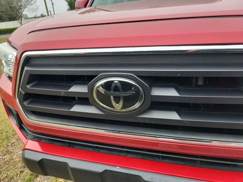 Used 2021 Toyota Tacoma SR5 image 5