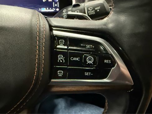 Used 2021 Jeep Grand Cherokee L Summit w/ Luxury Tech Group V image 15