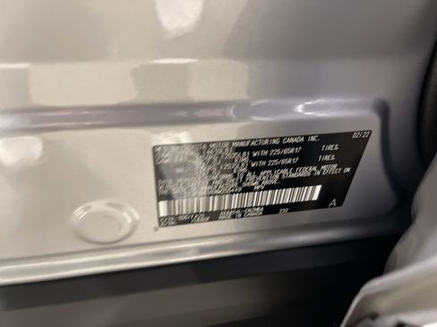 Used 2022 Toyota RAV4 XLE w/ Carpet Mat Package (TMS) image 25