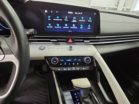 Used 2025 Hyundai Elantra Limited FWD image 13