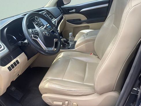 Used 2015 Toyota Highlander XLE FWD image 5