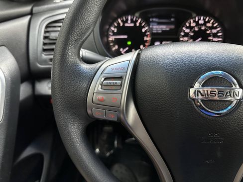 Used 2014 Nissan Altima 2.5 S w/ Display Audio Package FWD image 21