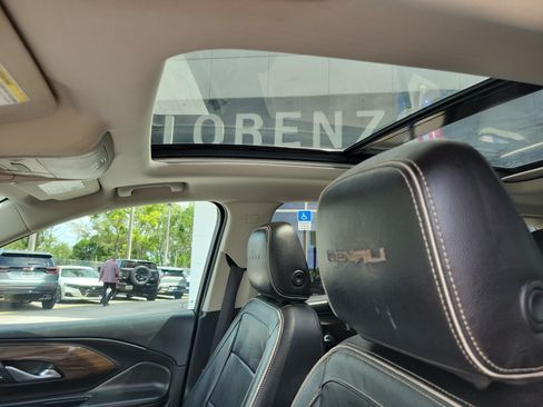 Used 2019 GMC Terrain Denali w/ Advanced Safety Package FWD image 12