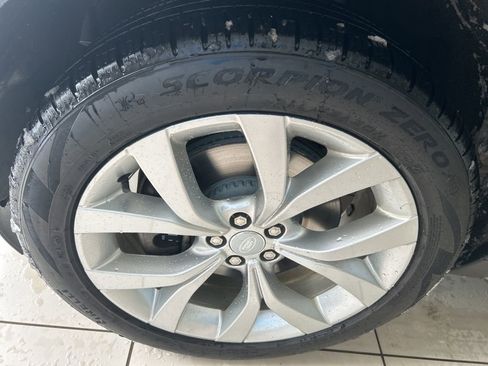 Used 2021 Land Rover Discovery Sport S image 21