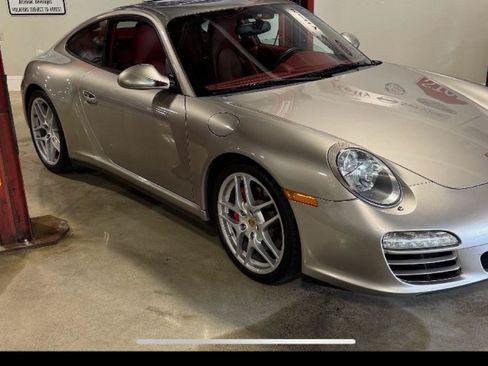 Used 2011 Porsche 911 Carrera 4S AWD/4WD image 2