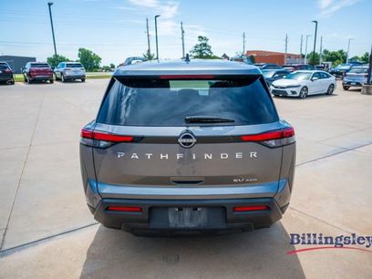 Used 2023 Nissan Pathfinder SV
