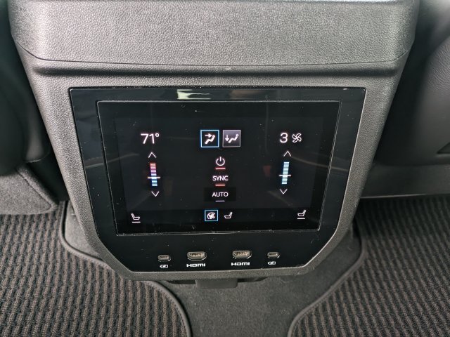 Used 2025 GMC Yukon Denali Ultimate AWD/4WD image 16