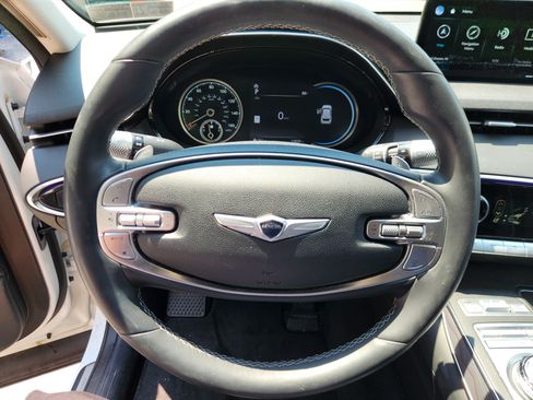 Used 2024 Genesis GV70 2.5T w/ Advanced Package AWD/4WD image 9