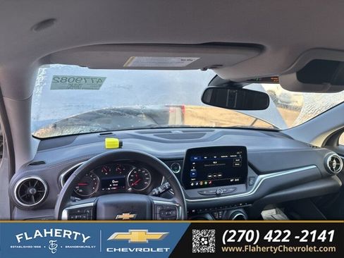 Used 2024 Chevrolet Blazer LT w/ Convenience Package AWD/4WD image 2