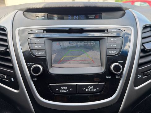 Used 2016 Hyundai Elantra Limited FWD image 15