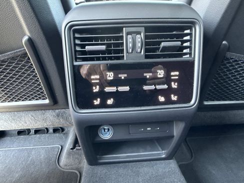 Used 2024 Porsche Cayenne S image 36