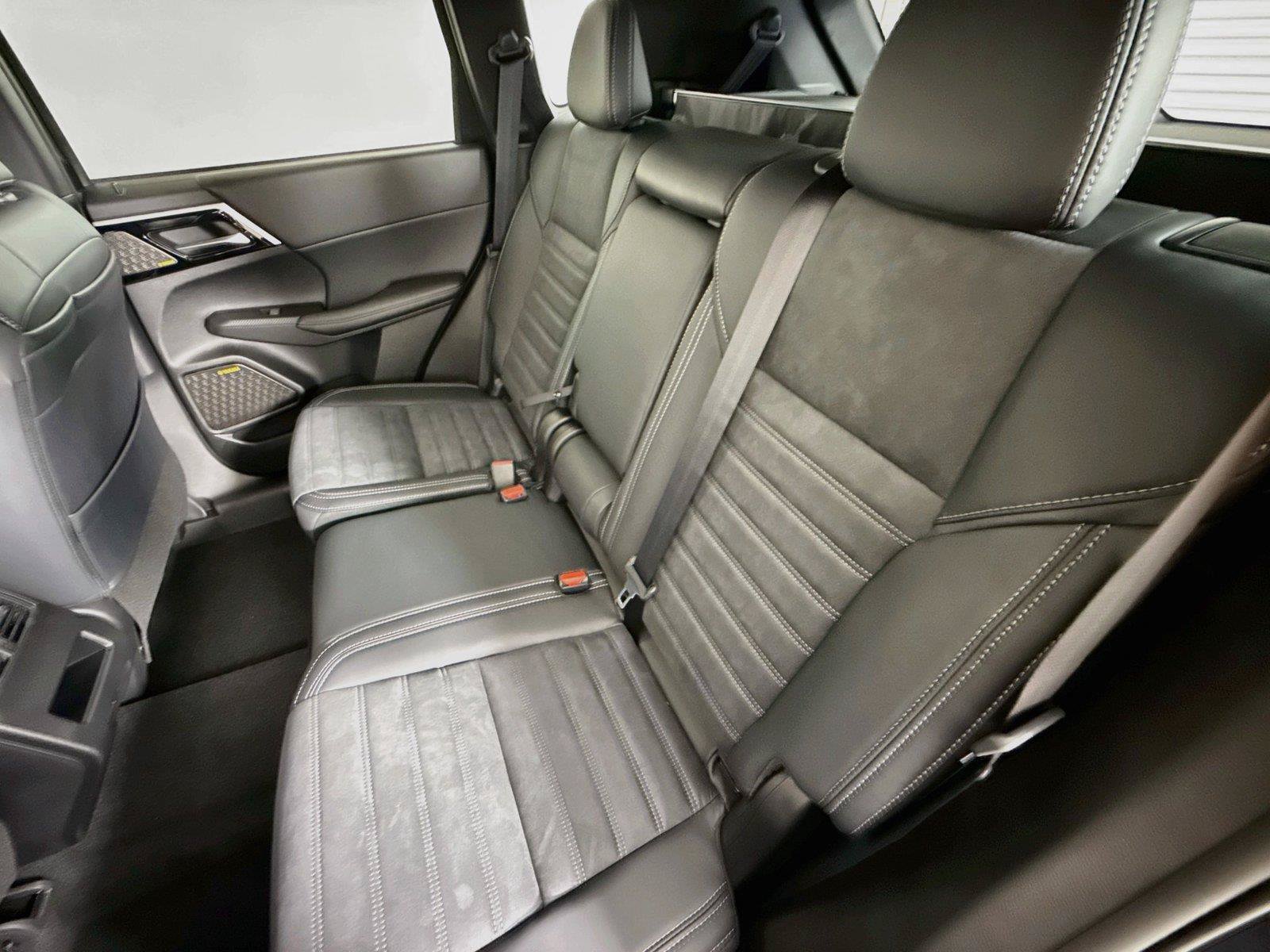 New 2026 Mitsubishi Outlander SE FWD image 26