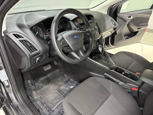 Used 2018 Ford Focus SE FWD image 10
